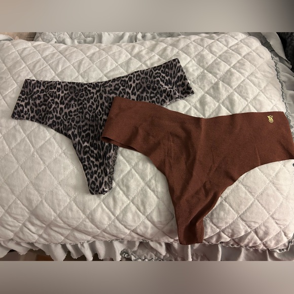 Leopard and Brown Thong Set - Picture 1 of 2